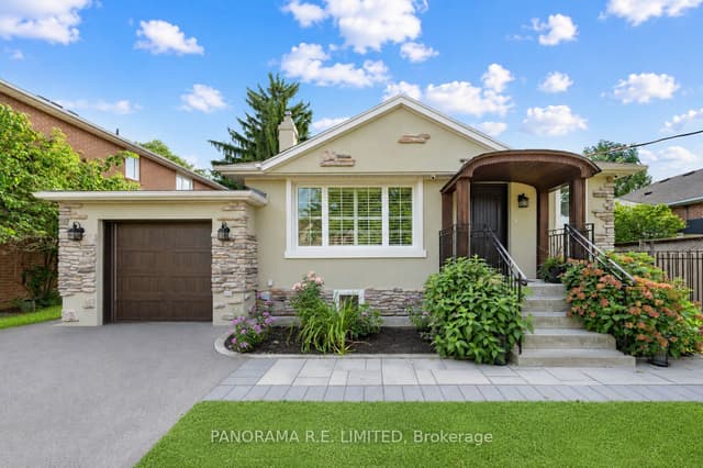 Detached at 14 Agar Crescent, Toronto, ON M9B 5A5, Toronto W08