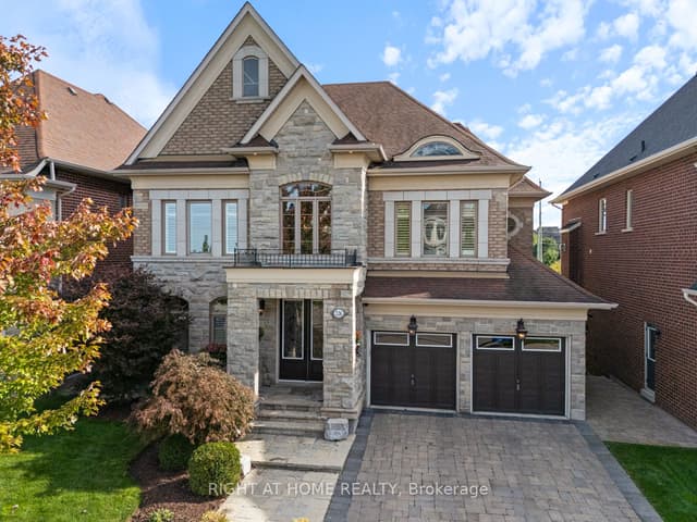 Detached at 126 Vines Place, Aurora, ON L4G 0R7
