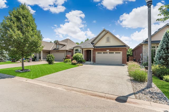 Detached at 104 Brookhaven Court, Welland, ON L3C 0A4