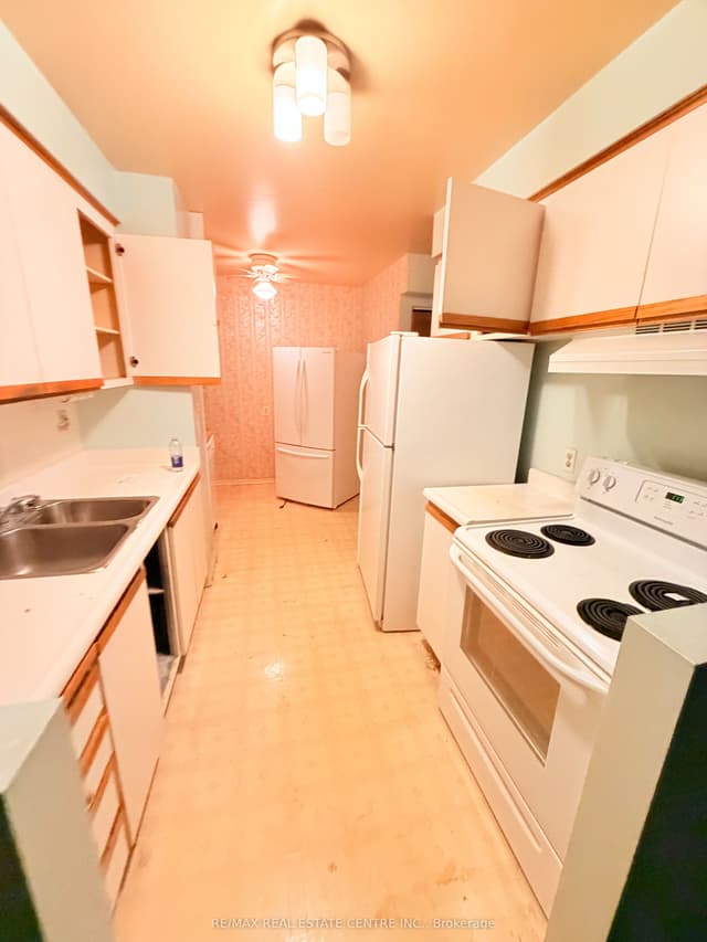 Condo Townhouse at 1028 Bridletowne Circle, Toronto, ON M1W 2H8, Toronto E05