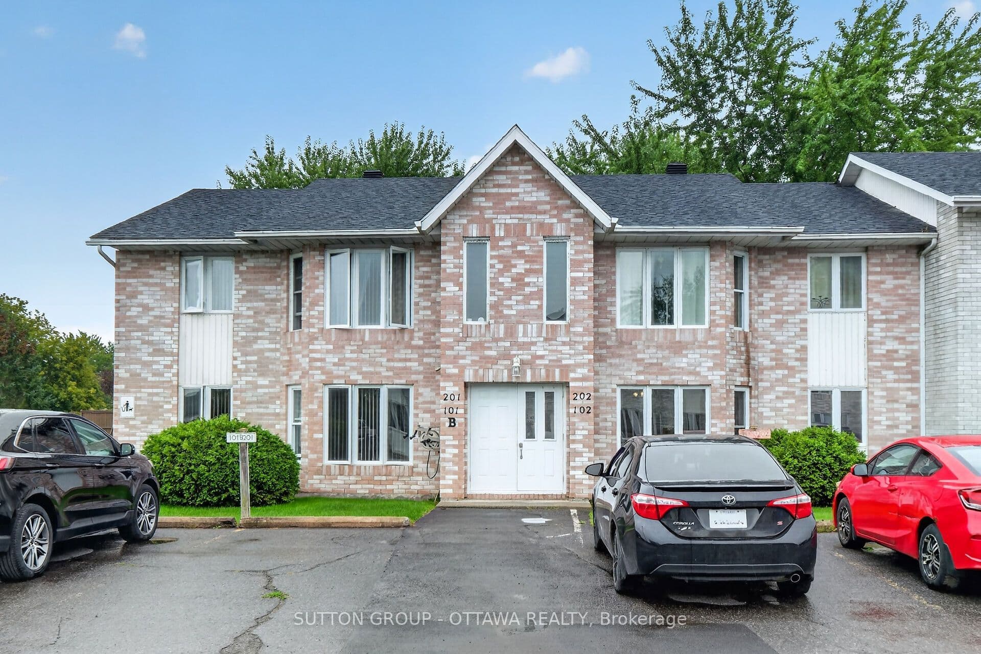 Suite 102B, Unit 102B · 185 Du Comte St