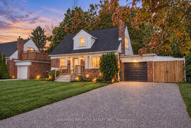 Detached at 1536 Applewood Road, Mississauga, ON L5E 2M3