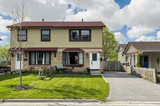 Semi-Detached at 900 Southridge Street, Oshawa, ON L1H 8A5