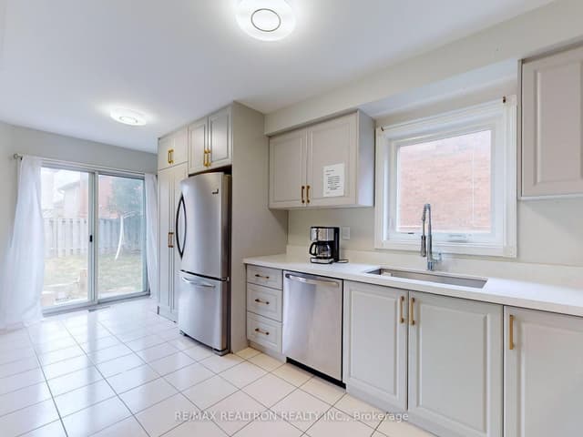 Detached at 8 Estoril Street Upper, Richmond Hill, ON L4C 0B9
