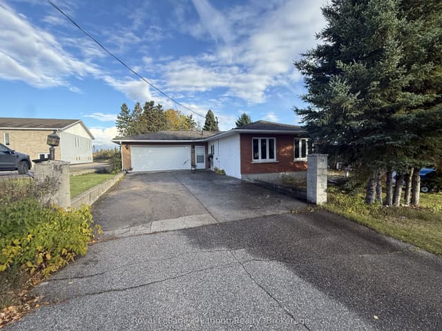 Detached at 24 First Avenue, Sioux Lookout, ON P8T 1E8