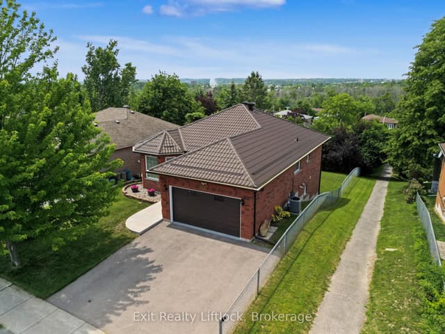 Detached at 2522 Marsdale Drive, Peterborough, ON K9L 1R4