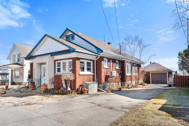 Detached at 4148 Drummond Road, Niagara Falls, ON L2E 6B9