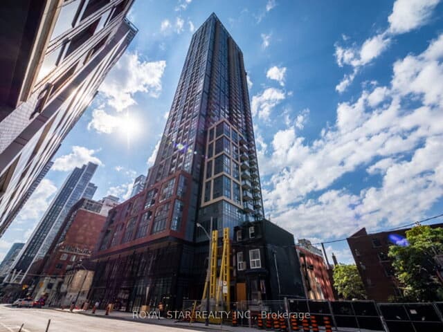 Condo Apartment at 108 Peter Street 1007, Toronto, ON M5V 2G7, Toronto C01