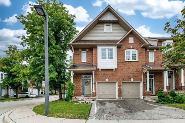 Condo Townhouse at 1588 South Parade Court 41, Mississauga, ON L5M 6E7