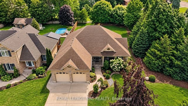 Detached at 400 Lakeview Drive, Woodstock, ON N4T 1V3