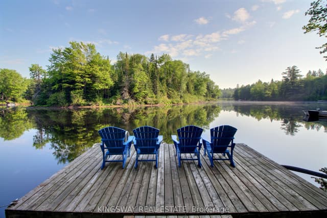 Detached at 325 Balsam Chutes Road, Huntsville, ON P0B 1L0