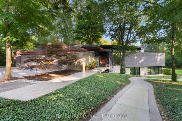 Detached at 250 Canboro Road, Pelham, ON L0S 1M0