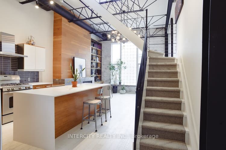 676 Richmond Street