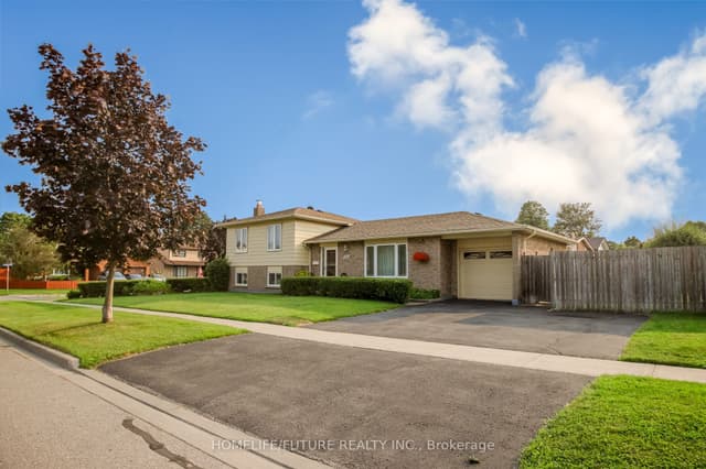 Detached at 207 Michael Boulevard, Whitby, ON L1N 6B5