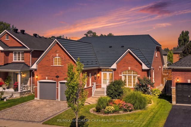 Detached at 167 The Queensway, Barrie, ON L4M 0B5