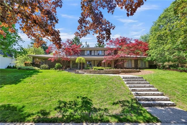 Detached at 61 Huntley Crescent, Kitchener, ON N2M 2R4
