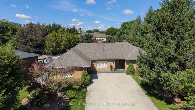Detached at 14 Northcrest Drive, London North, ON N5X 3V8