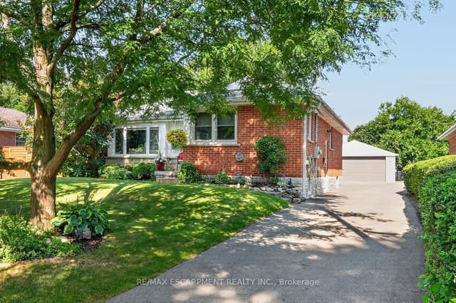 Detached at 465 Springbank Crescent, Burlington, ON L7T 2W8