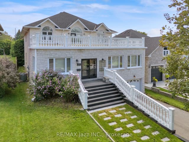 Detached at 109 Elizabeth Street, Oshawa, ON L1J 8H3