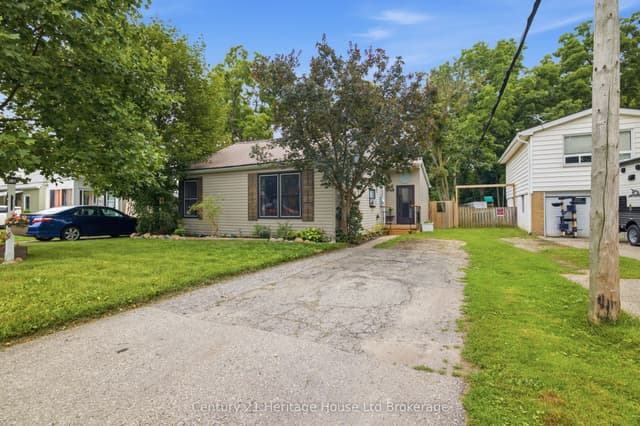Detached at 674 Hayball Street, Woodstock, ON N4S 4Z4