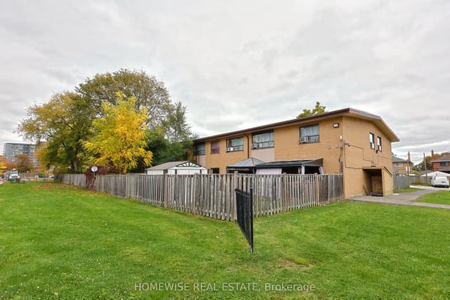 Att/Row/Townhouse at 31 Sedgeley Drive 8, Toronto, ON M9R 1Z5, Toronto W09