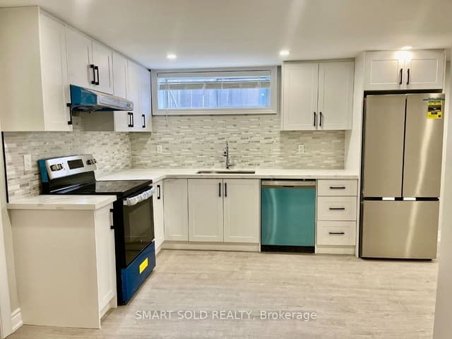 Detached at 228 Silverbirch Drive Lower, Newmarket, ON L3Y 2Z5