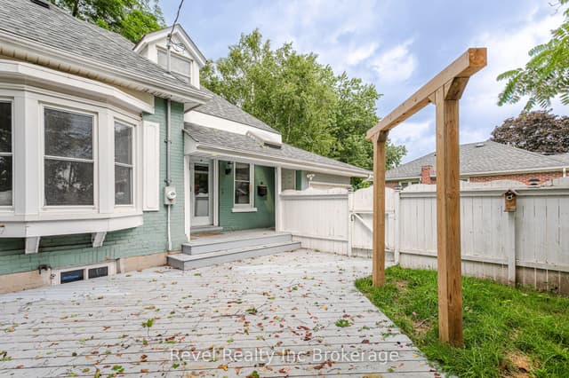 Detached at 126 Huron Street, Woodstock, ON N4S 6Z8