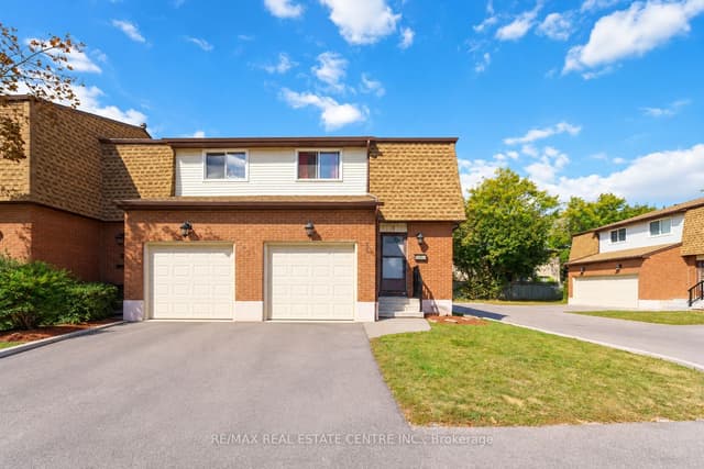 Condo Townhouse at 899 Stone Church Road E 4, Hamilton, ON L8W 1B2