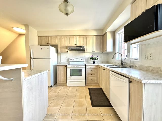 Att/Row/Townhouse at 2516 Bur Oak Avenue, Markham, ON L6B 1H2
