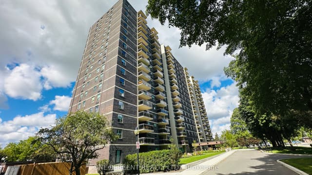 Condo Apartment at 966 Inverhouse Drive 712, Mississauga, ON L5J 4B6