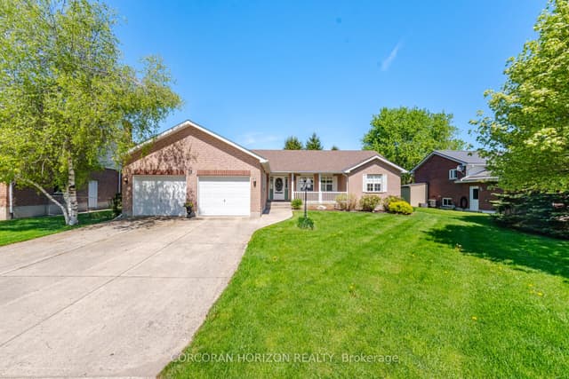 Detached at 71 Grayview Drive, Grey Highlands, ON N0C 1H0