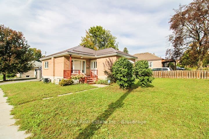 813 Rishor Crescent