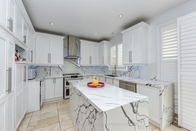 Detached at 36 Lucky Lane, Brampton, ON L6R 3M3