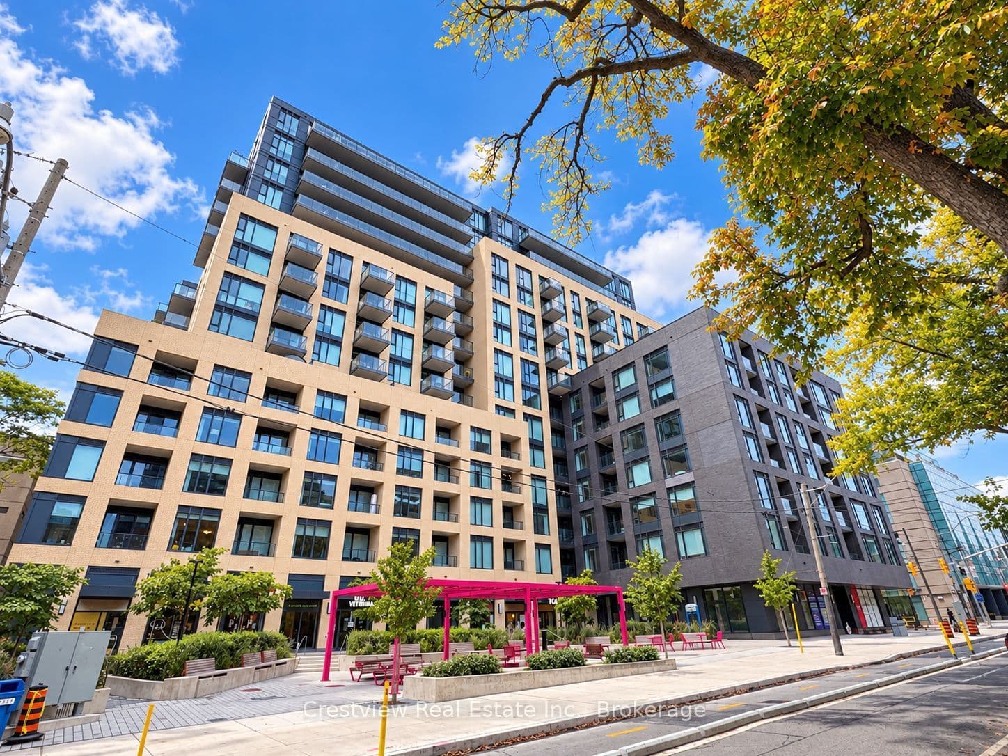 Suite 420 · Floor 4, Unit 420 · 543 Richmond St W