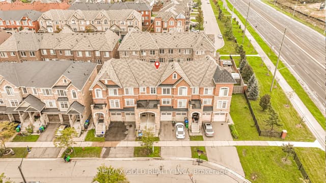 Att/Row/Townhouse at 32 Rockman Crescent, Brampton, ON L7A 4B4