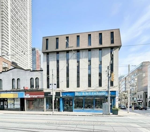 Office at 107 Church Street, Toronto, ON M5C 2G5, Toronto C08