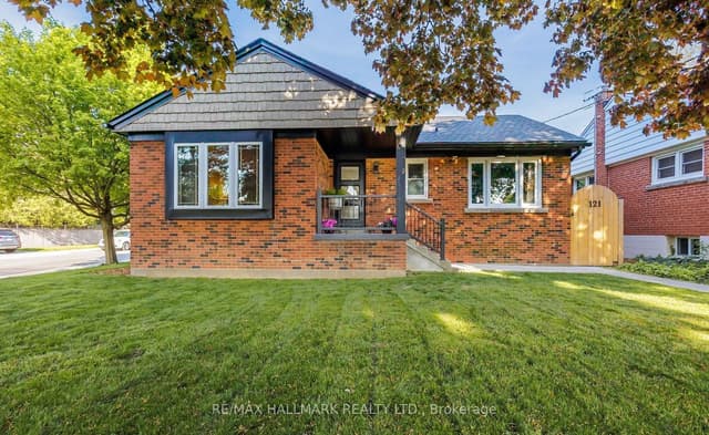 Detached at 121 West 23rd Street, Hamilton, ON L9C 4V6
