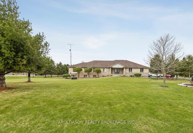 Detached at 99 Brant School Road, Brantford, ON N3T 5L4