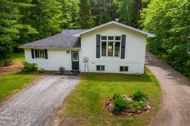 Detached at 95 Clearwater Lake Road, Huntsville, ON P0B 1L0