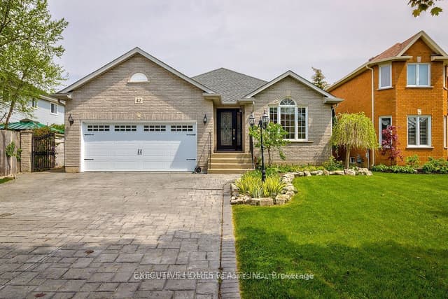 Detached at 42 Richmond Crescent, Hamilton, ON L8E 5S9