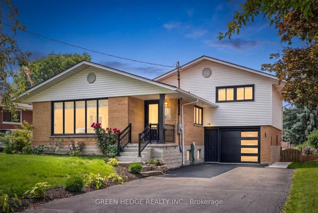 Detached at 385 Village Crescent, Kitchener, ON N2M 4V2