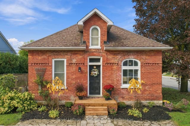 Detached at 264 Saint Paul Street, Collingwood, ON L9Y 3P7