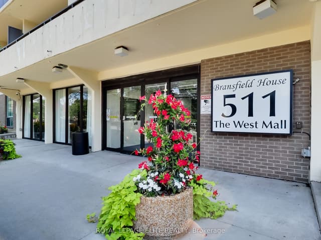 Condo Apartment at 511 THE WEST MALL Road 702, Toronto, ON M9C 1G5, Toronto W08