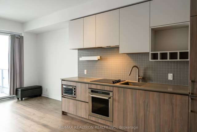 Condo Apartment at 950 Portage Parkway 5208, Vaughan, ON L4K 0J7