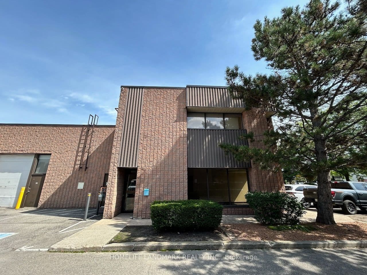 Unit 202 · 80 Fulton Way