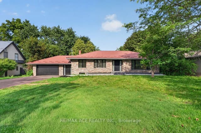 Detached at 11 Faircroft Boulevard, Toronto, ON M1N 2W9, Toronto E08