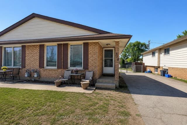 Semi-Detached at 512 First Avenue, Welland, ON L3C 6A7