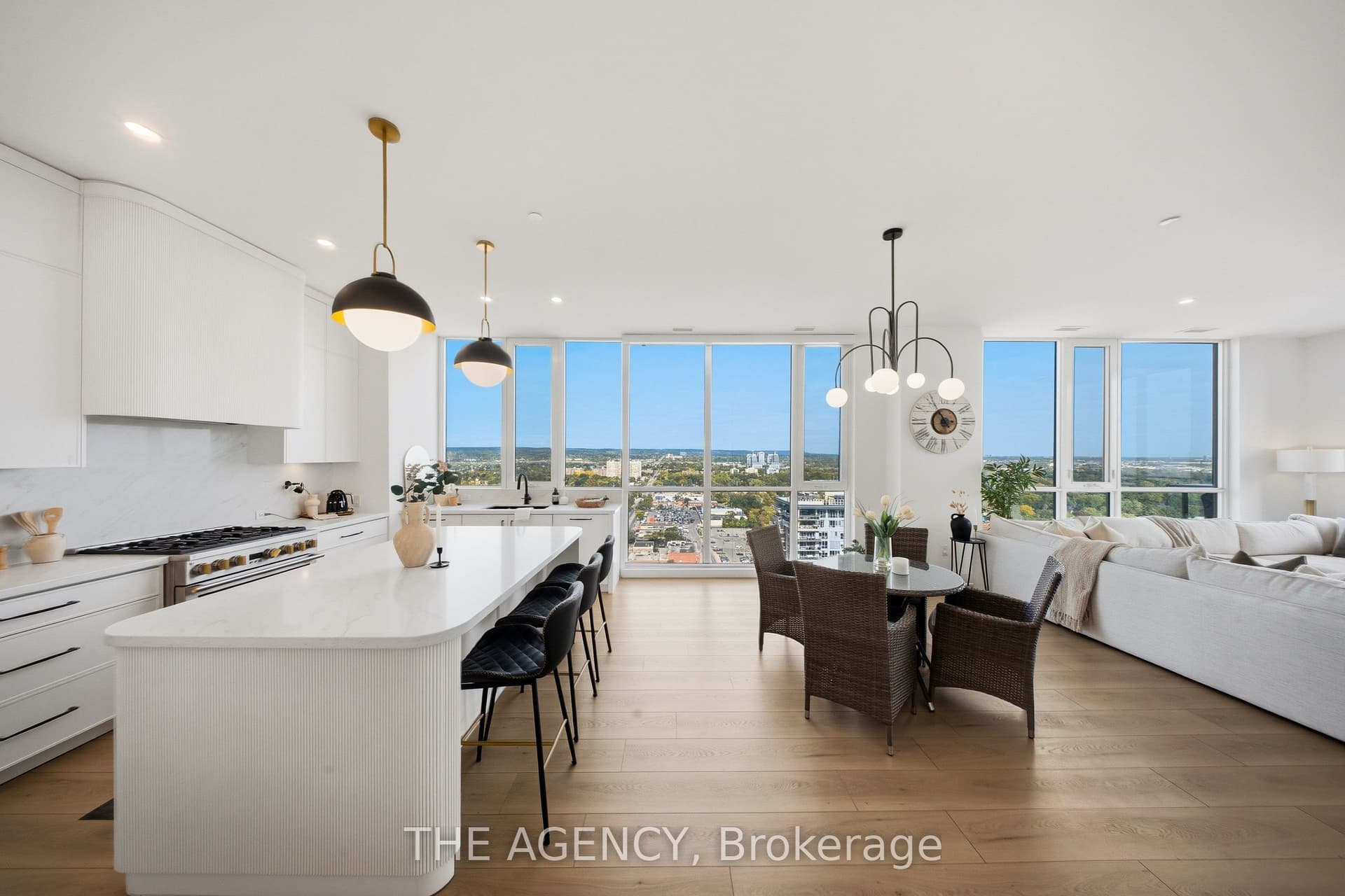 Suite 2201 · Floor 22, Unit 2201 · 2007 James St