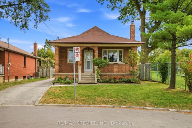 Detached at 1 Mayo Drive, Toronto, ON M6L 2X1, Toronto W04