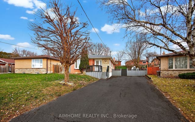 Detached at 764 Botany Hill(Lower Unit) Crescent, Newmarket, ON L3Y 3A8